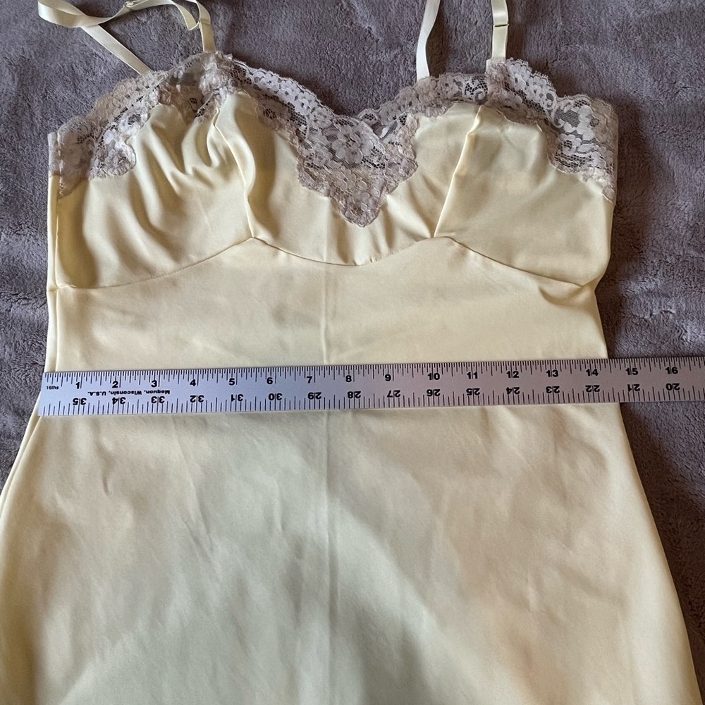 Vintage Pale Yellow Slip with Beige Lace Trim - Picture 12 of 13